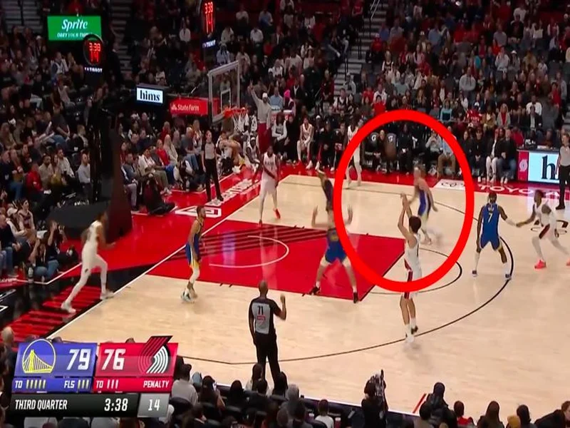 天秀！绍尔后场启动人球分过连过3人+不看人传球，贝维斯打门被扑